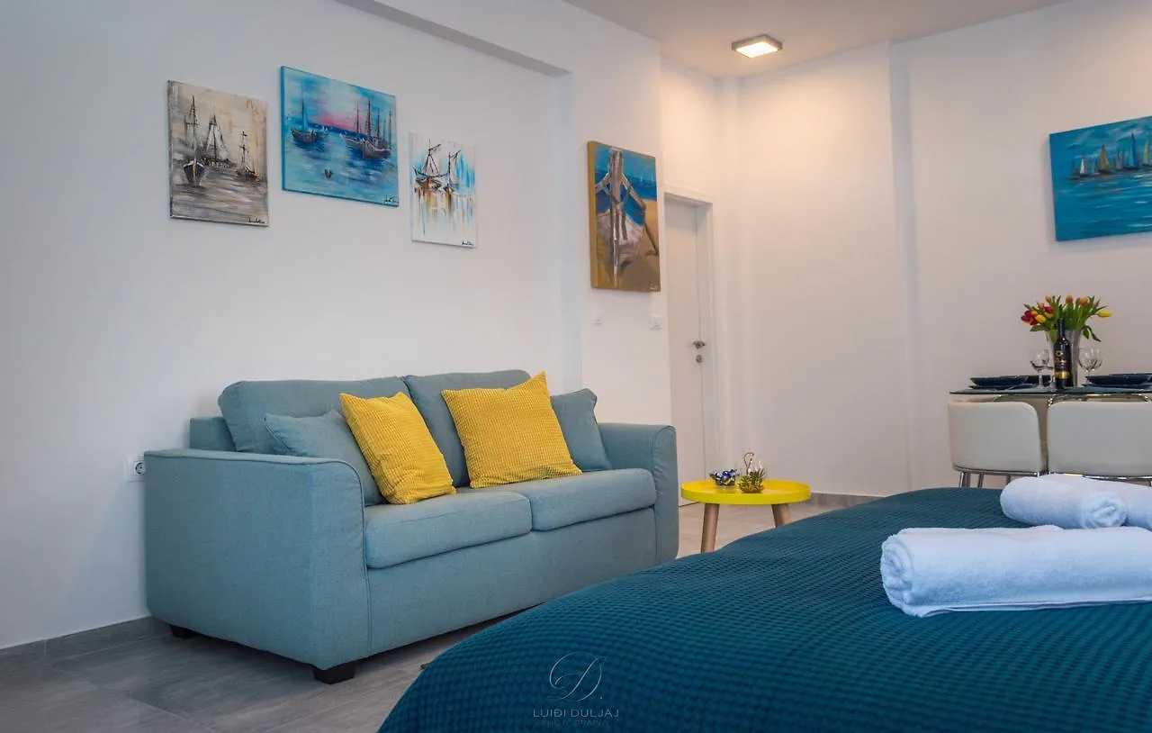 Sun Studio Apartments Трогир