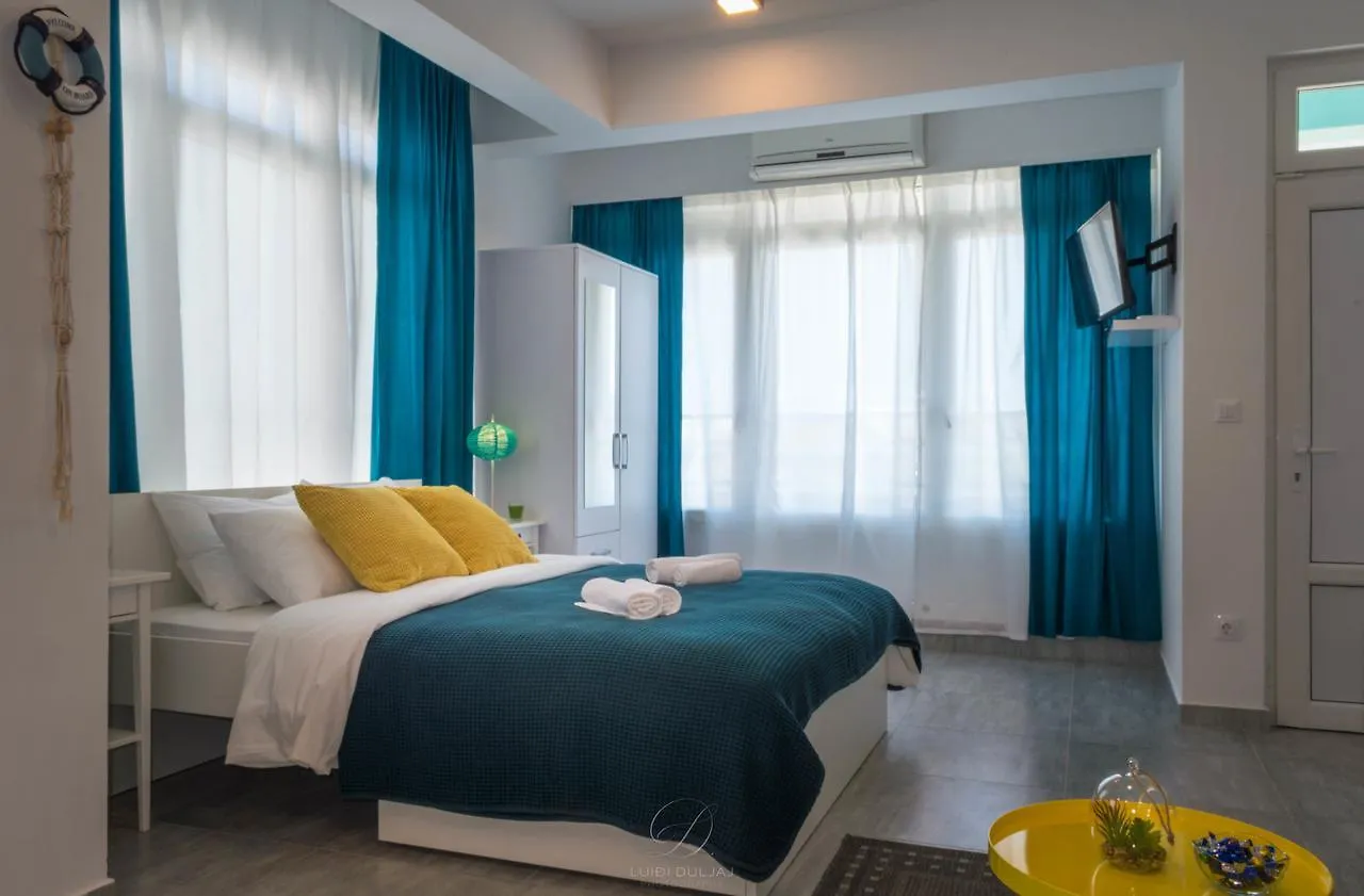 Sun Studio Apartments Трогир