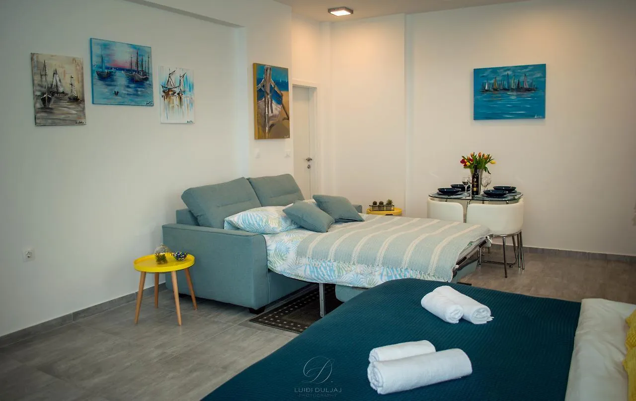 Sun Studio Apartments Трогир